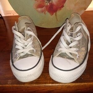 Converse women's silver glitter low top  size 6